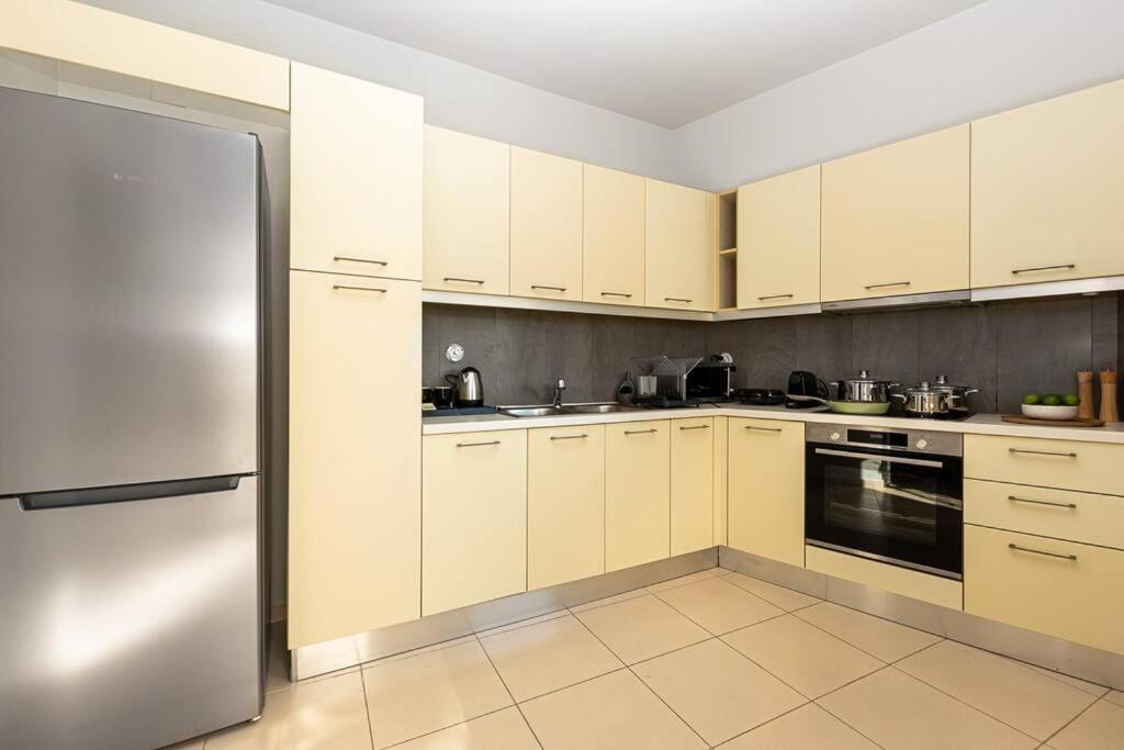 Apartment Nh Urban Living In Nea Alikarnassos