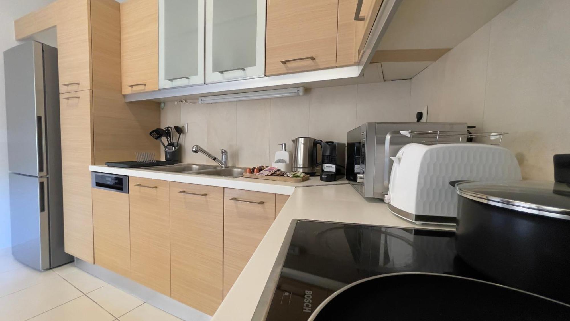 Apartment Nh Urban Living In Nea Alikarnassos *